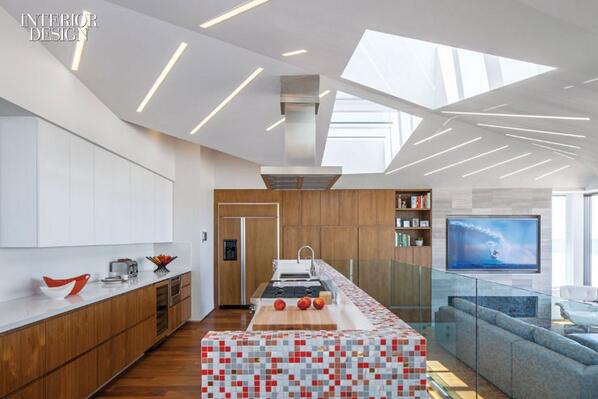 InteriorDesign's tweet image. Colorful mosaic tiles and strong geometrical lines fill this #California #beach house: bit.ly/17umBM5