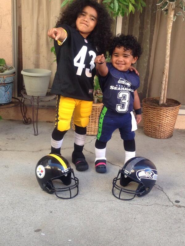 ddw1109's tweet photo. Brotherly love.... http://t.co/LCHC0vjNji