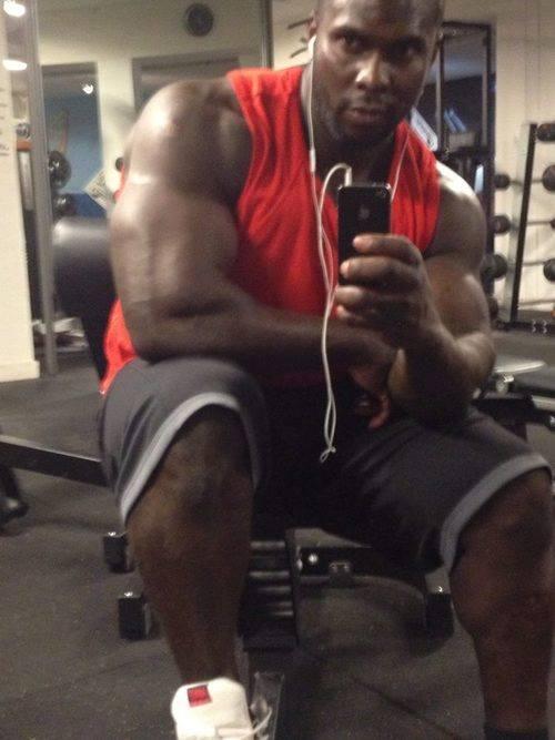 MaleModelsBP's tweet photo. Want to model? 21+ toned Blackpassport  is looking for the above average male  http://t.co/Gh2iHSNAdL http://t.co/iu0ijpFN10