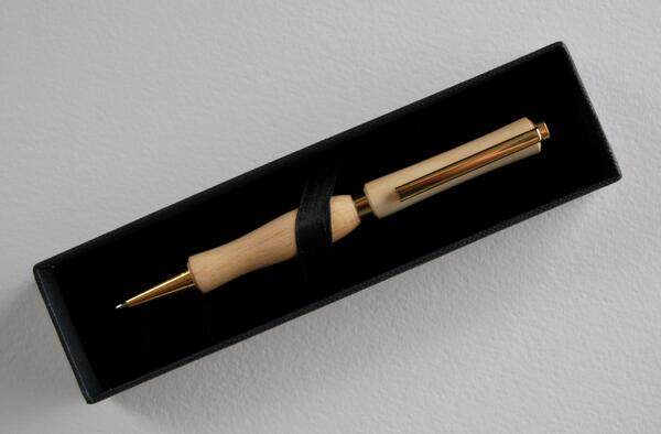 TipperaryPens's tweet photo. All Maple Riversdale Pen. 
Tipperary Pens, the perfect gifts for Christmas!! http://t.co/UnaiF2wkbS