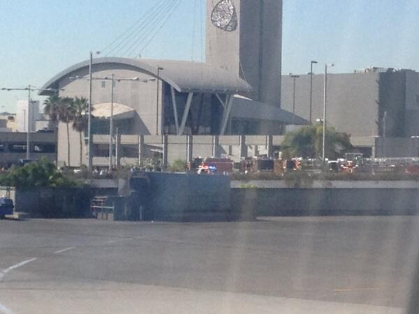 Jon_Noetzel's tweet photo. Picture taken from a grounded passenger at #lax Just spoke with him on the phone. #fox10 http://t.co/pJBzlCa4L3