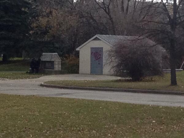 maybebullishs's tweet image. #wpgpolice block off 1800 Wellington cres for &quot;ongoing incident&quot;. #ctvwpg @ctvwinnipeg