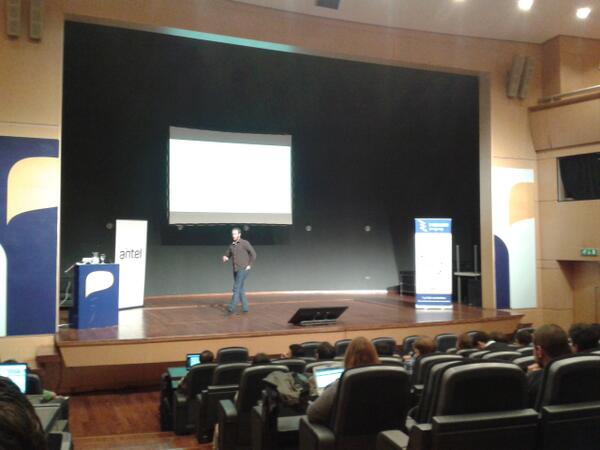 #Python everywhere is the keynote by <a href="/jacobian/">jacob isn't here anymore</a> #PyConUy