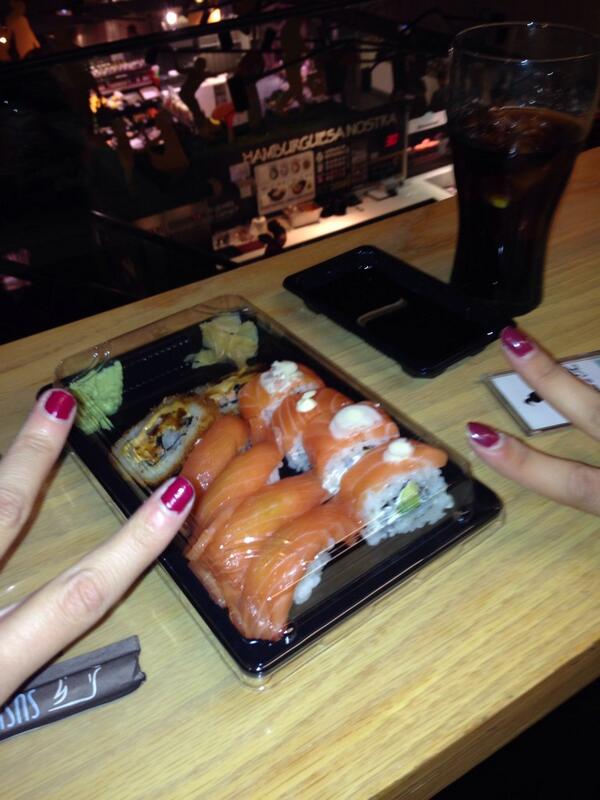 saritagalvez16's tweet photo. De cenita por Madrid con mi niña @merifeliu que ganas tenia de verte!!! http://t.co/ndokgPhfzv