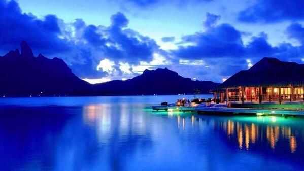NewLookTravelTn's tweet photo. Bora Bora, le soir  http://t.co/0sZt7pK72t
