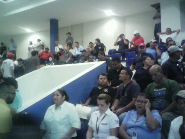 SITRACORREOS's tweet photo. Compañeras y Compañeras del Ministerio en la Asamblea Legislativa, luchando por el Contrato Colectivo!! http://t.co/luNjNxz1fJ