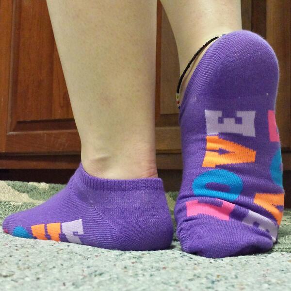 SarahSweetFeet's tweet photo. Just cracking my toes in my sweaty little socks. NBD.  #sniffme #footfetish #sweatysocks #buymysocks http://t.co/jYhBJd30T6
