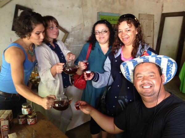 JacoBrandZA's tweet photo. Rooibos tea tasting @PicardiPlace @Tuka_Interiors http://t.co/dENEXoqZPe