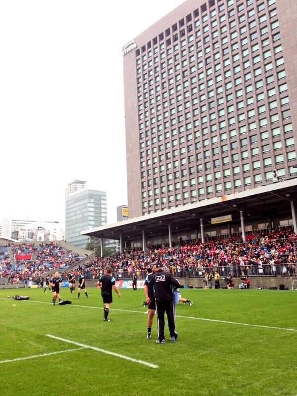 AllBlacks's tweet image. Warm up is underway in Tokyo. Overcast conditions. Full stadium. Counting down! #JAPvNZL
