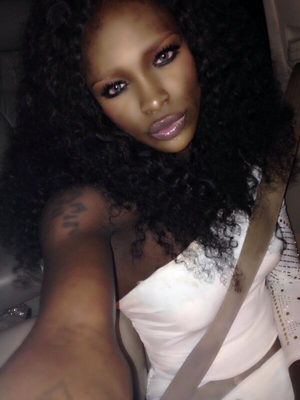 Its_So_Simple's tweet photo. Yop it's me! #Halloween Tif can out to slay http://t.co/loqDKD76pI
