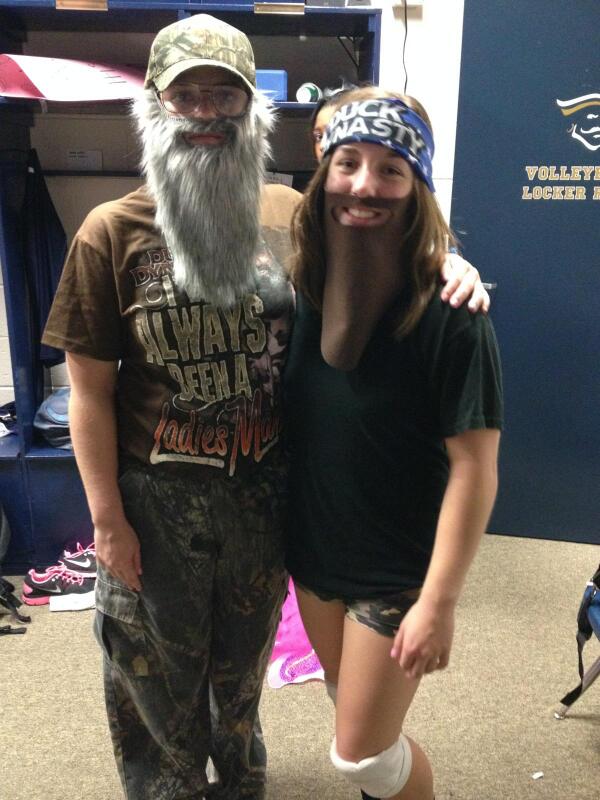 IndyPiratesVB's tweet photo. Our part-time player @kaitlyncraine20  and her roomie @LoniAllynn #duckdynasty http://t.co/3QwmSZoFeP