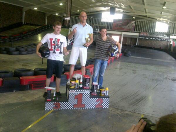 Shaun_VB's tweet photo. @32Gi @Powasol @hfkeating winner of the epic carting pmb http://t.co/RqW8GfNDqb