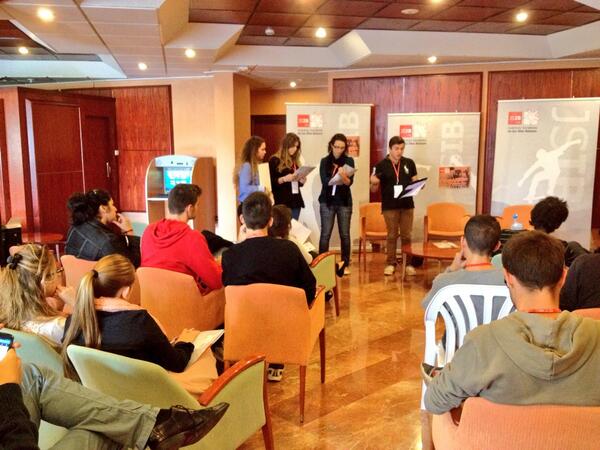 jsibalears's tweet image. Els portaveus dels grups de treball exponen les conclusions. #formaccio13 #jsib