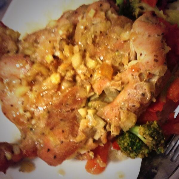 weissazool's tweet photo. Honey baked chicken = win. http://t.co/km0hy5QiPm