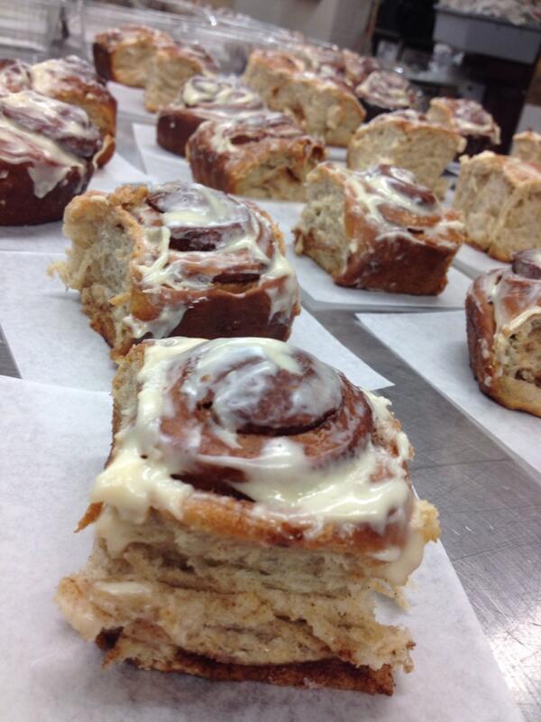 whitestonebuns's tweet photo. @whitestonebuns are now @EdwardStreet! Cold rainy days deserve a pick me up #fresh #warm http://t.co/Q1gM8hUnz8