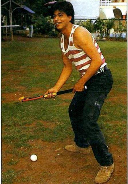 Bhaitard's tweet photo. RT if you have not seen this pic before.. #BirthdayOfBaadshahKhan SRK playing hockey.. http://t.co/vV7kDBOIhL