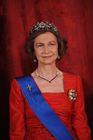 monarquia_esp's tweet photo. 02-11-2013 Hoy, Su Majestad la Reina de España cumple 75 años. http://t.co/YnuE9iS5CH