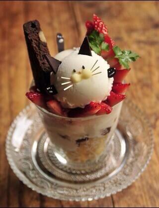 sweets_astume's tweet photo. 猫パフェ https://t.co/3fQPOLbRXo
