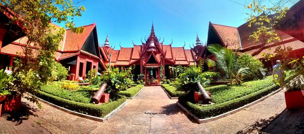 Lc_Hdrn's tweet photo. #pictureoftheday #cambodia #phnompenh http://t.co/NOWZHQr5bj