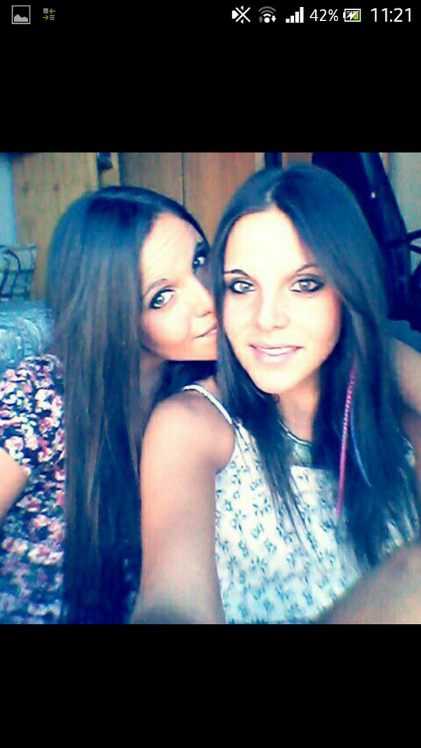 robertoovk's tweet photo. Hay que felicitar a mis dos pequeñajas! @silvilallena  @monilallena os quiero un montón! :))) #20 muackkk http://t.co/8D5BTffMhx