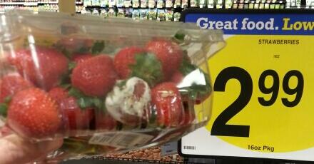 TellUsQuickly's tweet image. How to tell a Grocery Store about Mold in Produce? Smart biz use #TellUsQuickly.com @kroger @Albertsons @Safeway