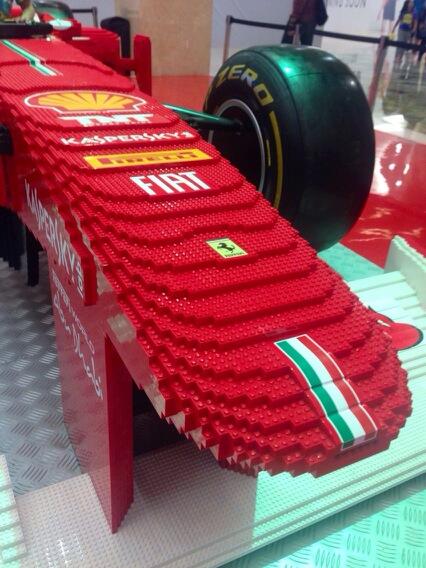 aMrazing's tweet photo. Life size lego Ferrari F1. Tebak ada berapa lego yang pakai, tweet pake hestek #ShellHitungLEGO -> http://t.co/oA3sAsFXjf