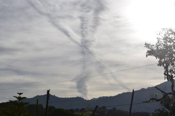 Costa Rica en alerta por erupción de volcán Turrialba BYEc3kVCEAM4rFO