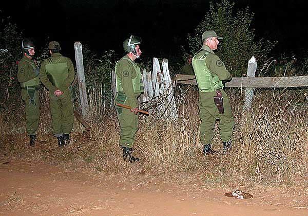 prensaopal's tweet photo. Chile: 2 mujeres y un menor de edad Mapuche heridos deja violento allanamiento de FFEE anoche en Lof Chequenco. http://t.co/3DNyKcD8KQ