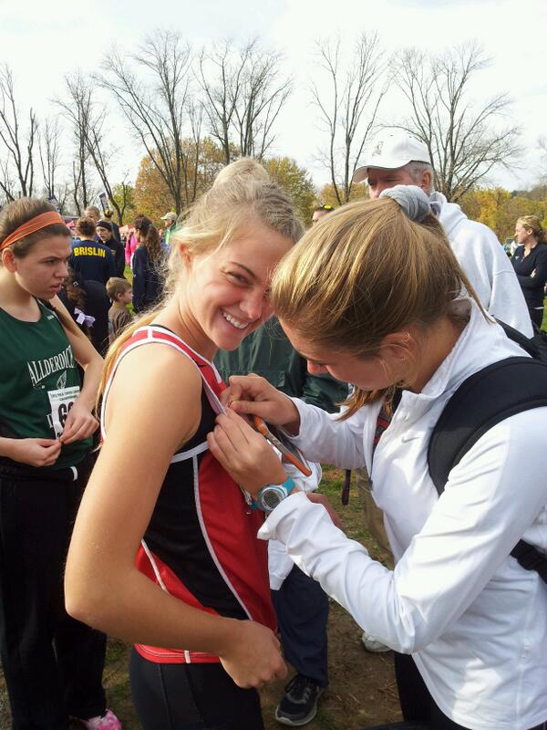 HarritonXC's tweet photo. @HendersonMaura getting ready at states #myxc #restwhenyougetthere http://t.co/9eWLJqOKfI