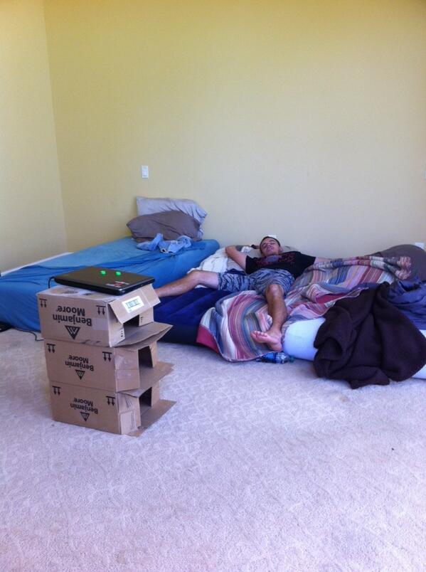 Life in the crack house. #moving #haventunpacked #airmattresses