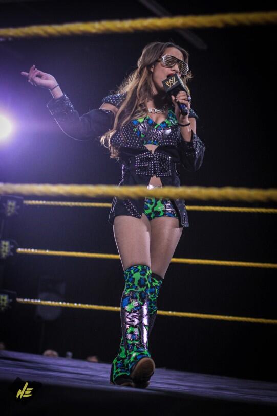 MercedesVarnado's tweet photo. Laying down the law! #BossTalk #BossBanks http://t.co/F2TBf74j9B