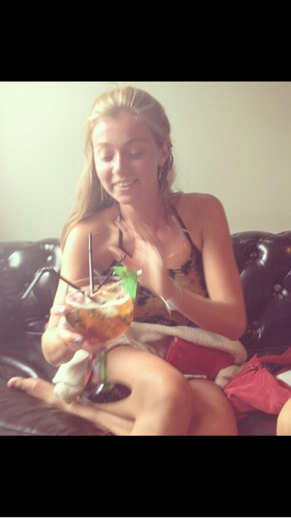 Hansum24's tweet photo. I just love bday girl so much @becks_1992 http://t.co/OrkhldX1HO