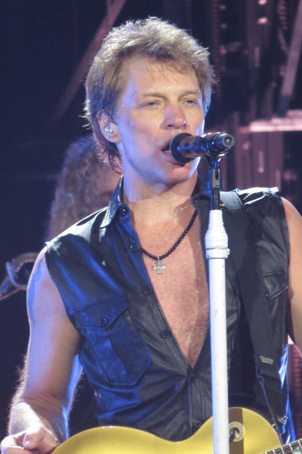 RoseColoured12's tweet photo. #JonBonJovi rocked! http://t.co/Sw5US3hcHJ