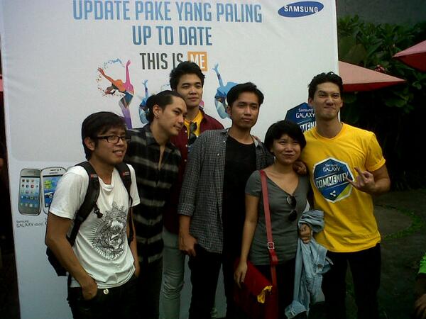 JohaNizer_ID's tweet image. Ka @JohanYanuar ka @rinoalisastra @AJ_AdiJaya with ka @SwetaKartika and kak @Anjinggombal  @DJourney_band #ComMEnity