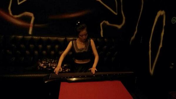 luxintong's tweet photo. Preparing for the performance. http://t.co/TQKT1oKidg
