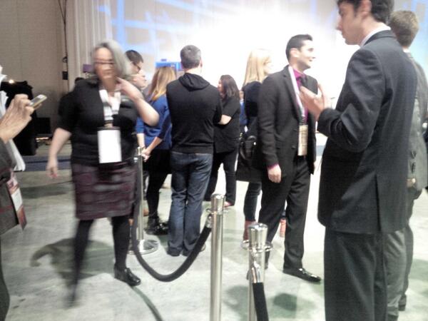 HBuzzetti's tweet image. Encore plus de barrières au #cpc2013. Journalistes ne peuvent pas lire résultats du vote électronique sur euthanasie