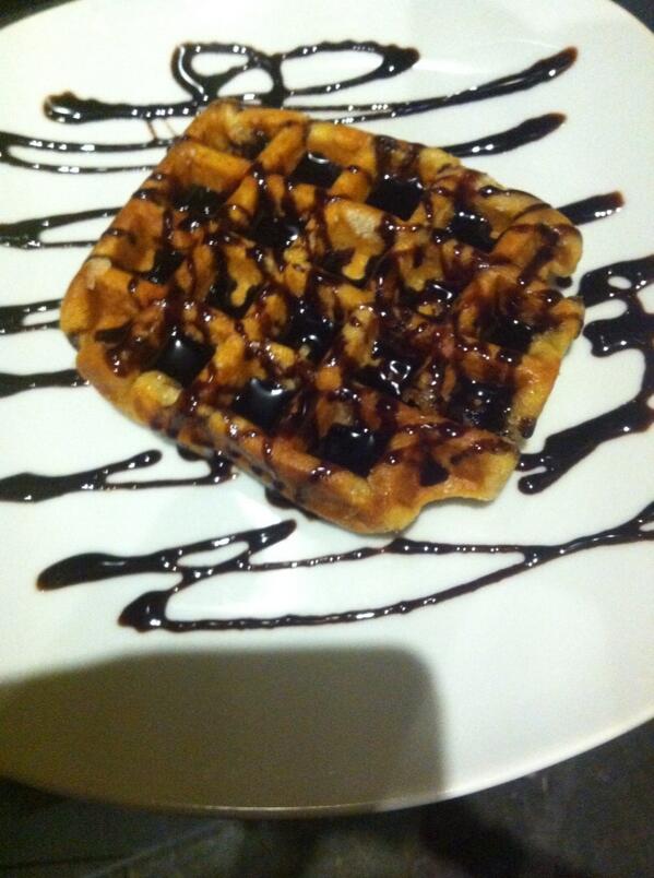 BarFeeling's tweet photo. "@biancaabv: Ricos goofres en @BarFeeling :))) http://t.co/KlQNMgIC2w"