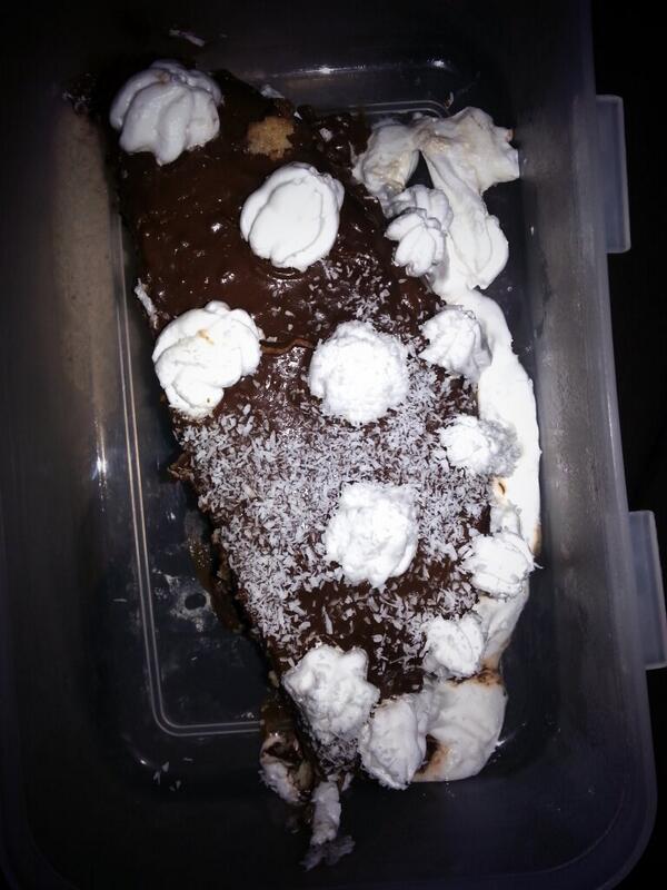 pamylg91's tweet photo. Merendola!!!! Mmmm tartita de galletas @casco_1992 http://t.co/S6gOds3AnI