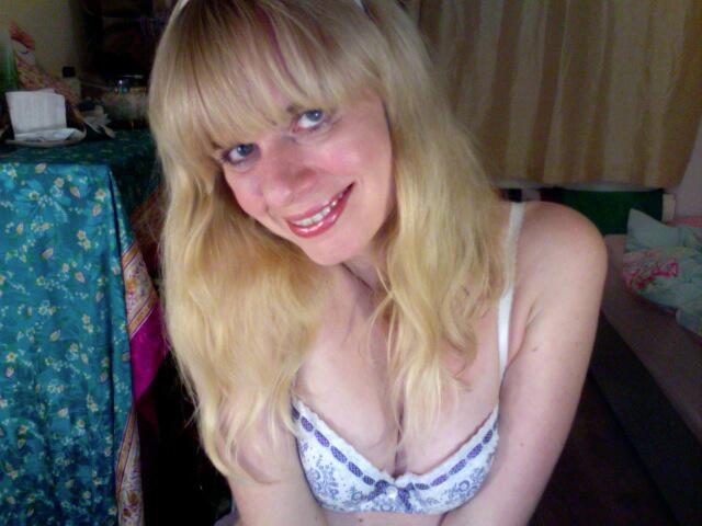 Me on cam this evening ;) #BlondeSexBomb #cleavage #camgirl #GirlNextDoor #adultwork.com http://t.co<a href="/tag/blondesexbomb"class="tags">#BlondeSexBomb</a><a href="/tag/cleavage"class="tags">#cleavage</a><a href="/tag/girlnextdoor"class="tags"><span>#girlnextdoor</span></a><a href="/tag/camgirl"class="tags"><span>#camgirl</span></a><a href="/tag/adultwork"class="tags"><span>#adultwork</span></a>