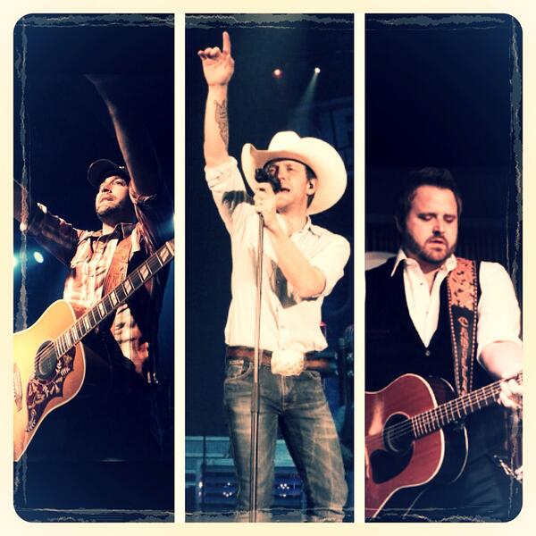 Finesse522's tweet image. @TheJoshThompson Oklahoma! Get to the show at the @EnidEventCenter tonight! #OffTheBeatenPathTour