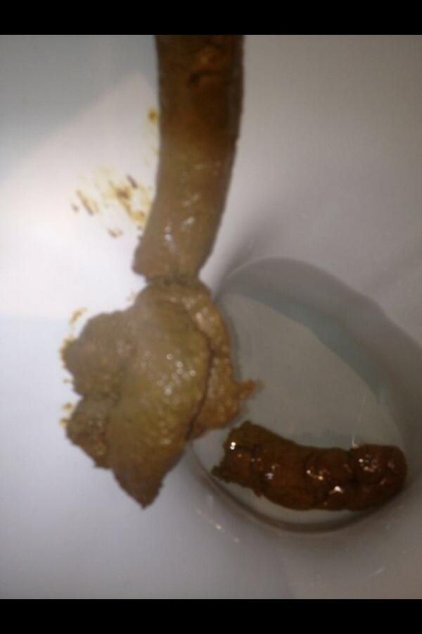 shitey_arse's tweet photo. An old shite but a beauty all the same #eatmyshit #poo #poopoo #scat #fuckingteddysleg http://t.co/3ENAMg1yXk
