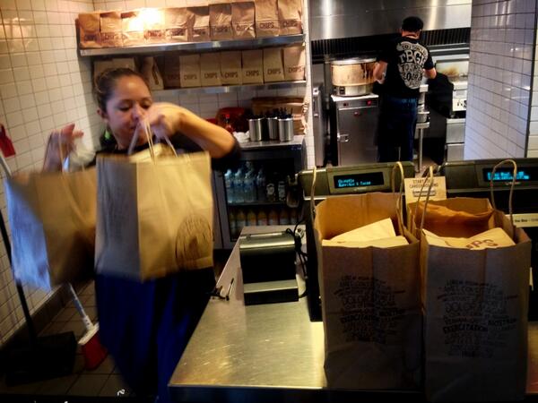 BreakoutDC2013's tweet photo. Quick Chipotle pit stop http://t.co/p5qarzW51O