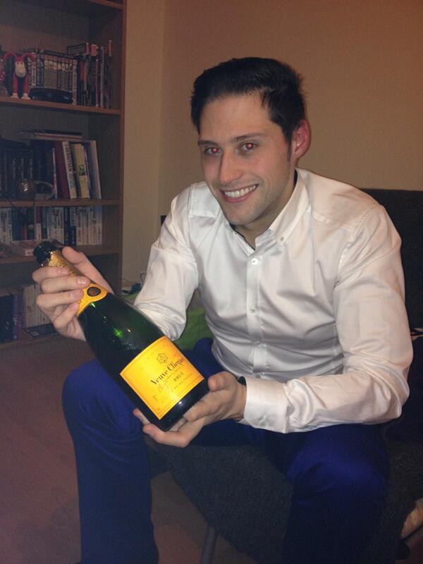 NikkiADempsey's tweet photo. Pre-drinks with @brentslater http://t.co/zFX8qD5nWO