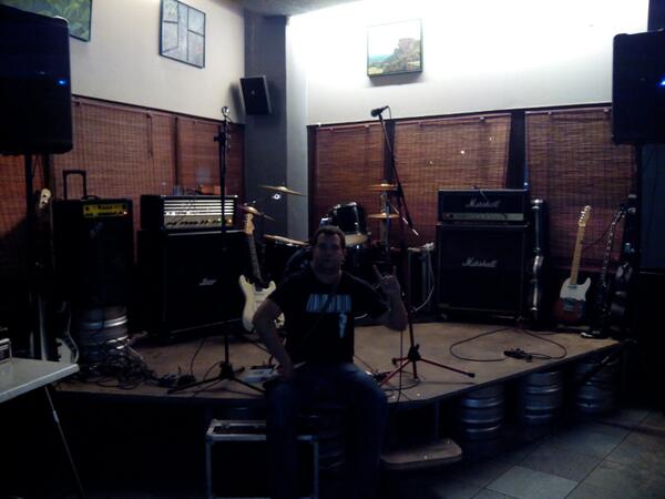 LosBarua's tweet photo. Preparados.. listos... http://t.co/pXYrZLLvWh