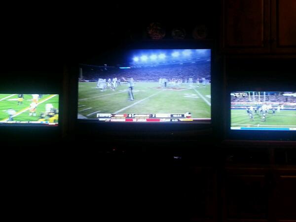 ONaikMD's tweet image. My Saturday night. #3TVs