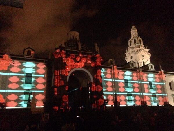 MeetInQuito's tweet photo. Flores nacen de las paredes en la Catedral en el #mappingQuito por #finadosQ http://t.co/TN7hdTyeNV
