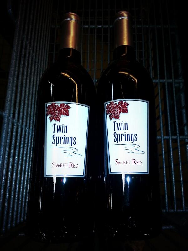 eelysa89's tweet photo. Ha drinks with Mrs. Diaz tonight! http://t.co/Tj4HjA2Mn7