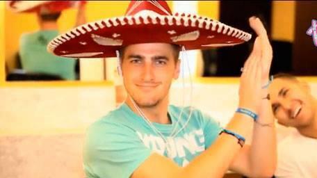 itzbren25's tweet photo. #HappyBirthdayKendallSchmidt #23ReasonsToLoveKendallSchmidt #CoberturaDeLaFiestaDeKendall @HeffronDrive http://t.co/AsqcFzu3DE
