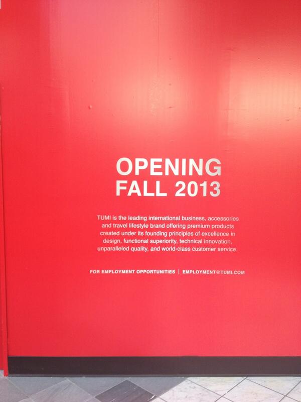 stopfolowingme's tweet photo. Tumi opening @smurrell http://t.co/YrloBRB6BO