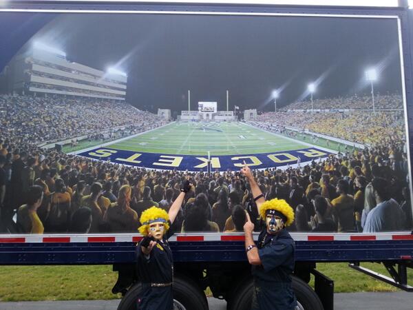 ToledoBlueCrew's tweet photo. BAMBAM and El Vis gettin ready for the game!!! One last time #demasking #alumniprobs http://t.co/b98nrc4fzk